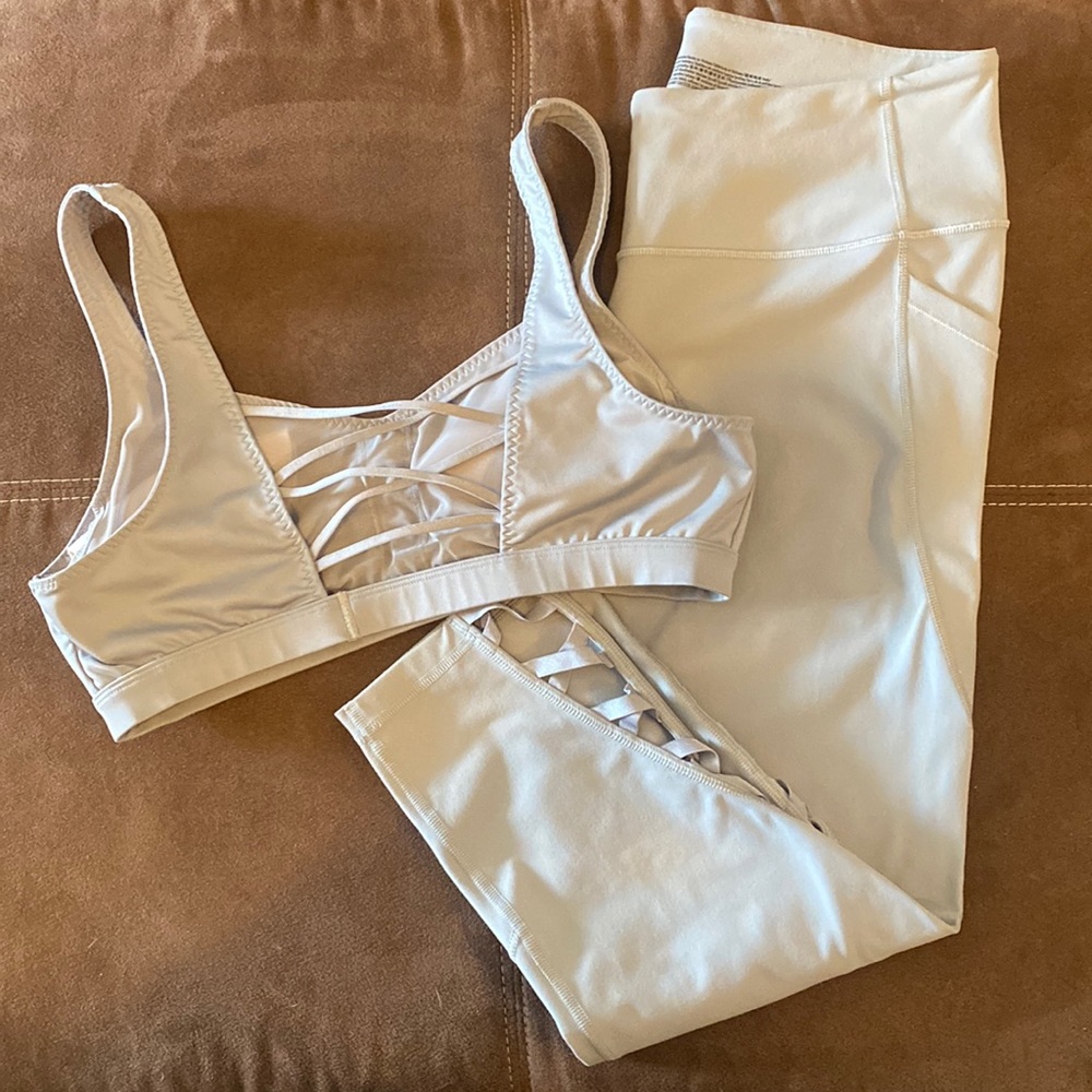 Knockout by Victoria sports bra and capri set